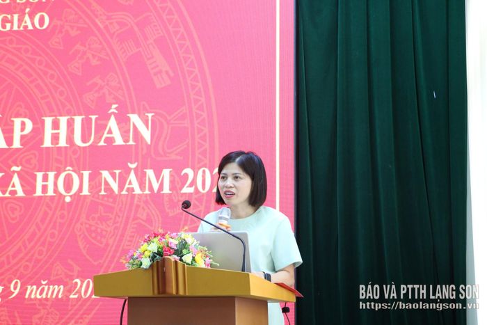 Lãnh đạo Ban Tuyên giáo Tỉnh ủy phát biểu tại hội nghị