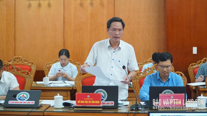 Lãnh đạo Sở Dân tộc và Tôn giáo phát biểu tại cuộc họp