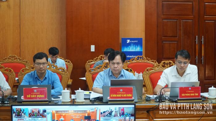 Lãnh đạo một số sở, ngành dự cuộc họp tại điểm cầu UBND tỉnh
