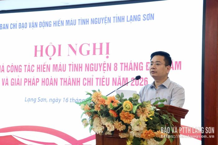 Chủ tịch Hội Chữ thập đỏ tỉnh phát biểu tại hội nghị