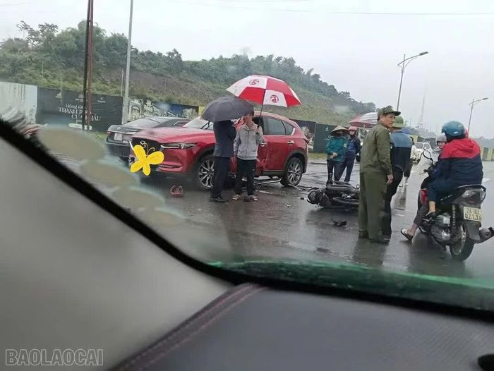 Hình ảnh một vụ va chạm được người dân ghi lại tại khu vực nút giao Nguyễn Trãi – 19/5. Ảnh: Người dân cung cấp.