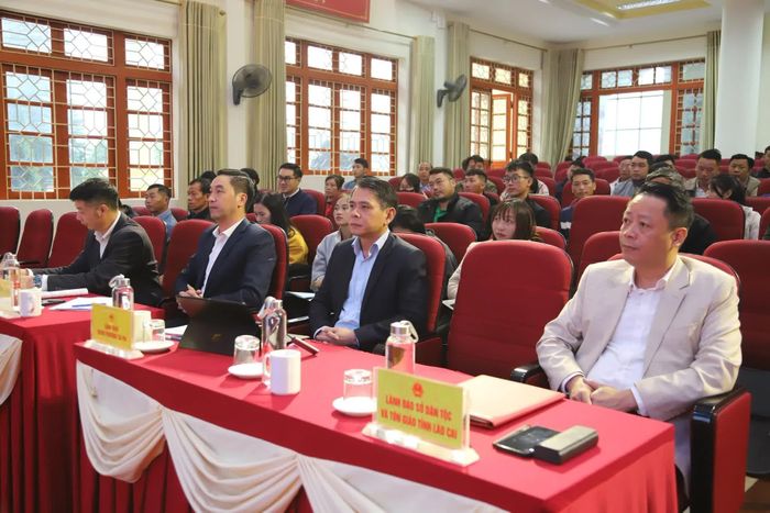 Các đại biểu tham dự hội thảo.