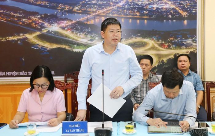Lãnh đạo các địa phương nêu những khó khăn, vướng mắc trong công tác giải phóng mặt bằng, thu tiền sử dụng đất và triển khai các dự án phát triển quỹ đất.
