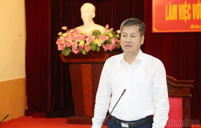 Đồng chí Ngô Hạnh Phúc - Phó Chủ tịch Thường trực UBND tỉnh phát biểu tại buổi làm việc.
