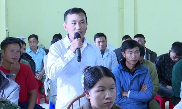Đại diện người dân nêu ý kiến tại buổi đối thoại.
