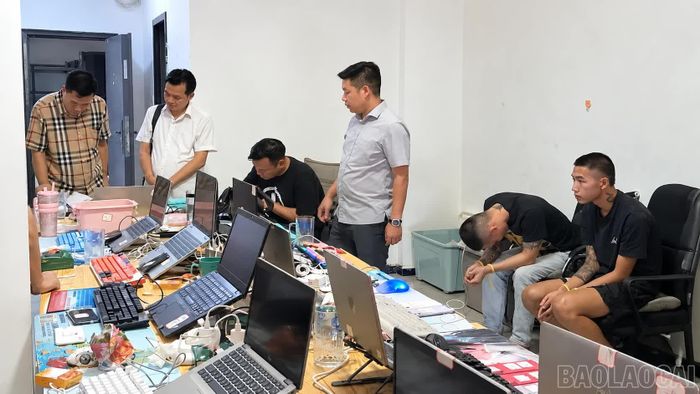 Hiện trường thời điểm Ban chuyên án đột kích.