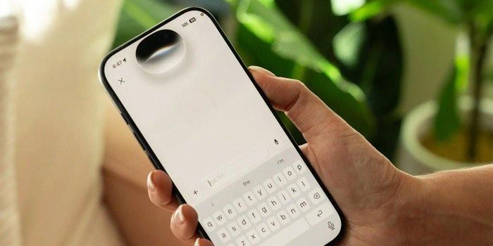 Sử dụng tính năng của Siri và Apple Intelligence trên iOS 27. Ảnh: Reuters.