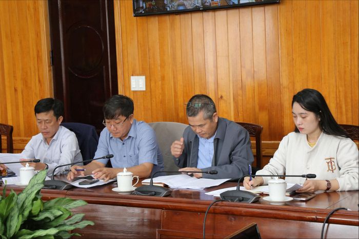 Đại diện các sở, ngành, đơn vị tham dự buổi làm việc
