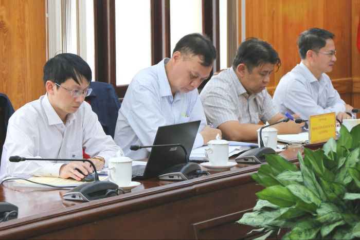 Đại diện các sở, ngành, đơn vị tham dự buổi làm việc