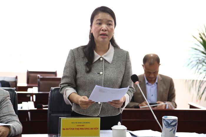 Giám đốc Sở Y tế Lâm Đồng Huỳnh Thị Phương Duyên thông tin về tình hình giải ngân đầu tư công, công tác y tế 9 tháng năm 2026