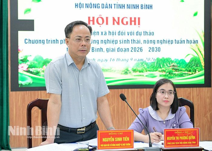 Đồng chí Nguyễn Sinh Tiến, Phó Giám đốc Sở Nông nghiệp và Môi trường phát biểu tại hội nghị.