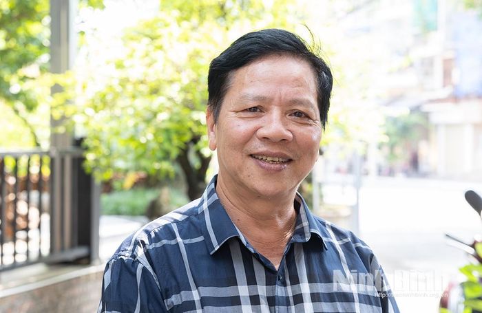 Tiến sĩ, Nghệ sĩ Ưu tú Trần Hải Minh, nguyên Hiệu trưởng Trường Cao đẳng Văn hóa nghệ thuật và Du lịch Nam Định, Trưởng ban Trưởng Ban liên lạc Hội truyền thống Đội Vàng Anh.