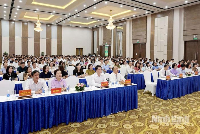 Các đại biểu dự hội nghị.
