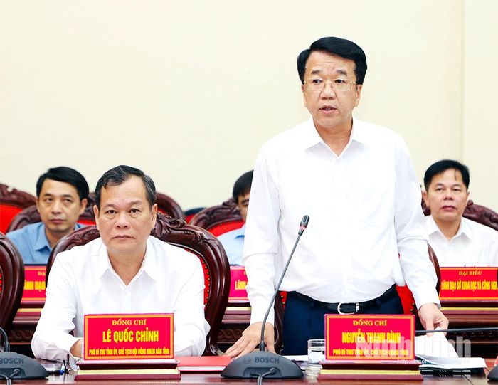 Đồng chí Nguyễn Thanh Bình, Phó Bí thư Tỉnh uỷ, Chủ tịch UBND tỉnh phát biểu tại hội nghị.