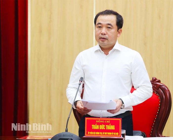 Đồng chí Trần Đức Thắng, Ủy viên Bộ Chính trị, Bí thư Thành ủy Hà Nội, Trưởng Đoàn kiểm tra, giám sát phát biểu kết luận hội nghị.
