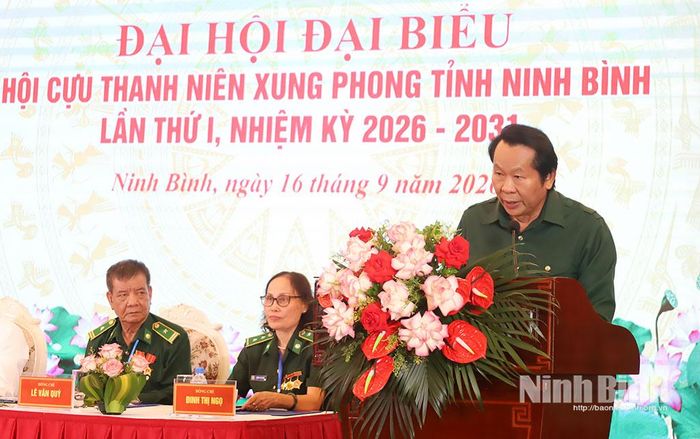 Đồng chí Thân Đức Nam, Chủ tịch Hội Cựu TNXP Việt Nam phát biểu tại Đại hội.