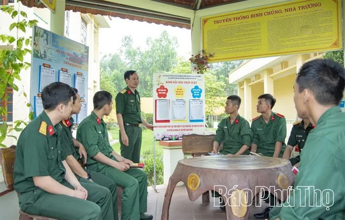 Trường Trung cấp Kỹ thuật Tăng thiết giáp đổi mới hình thức tuyên truyền, giáo dục ở cơ sở.