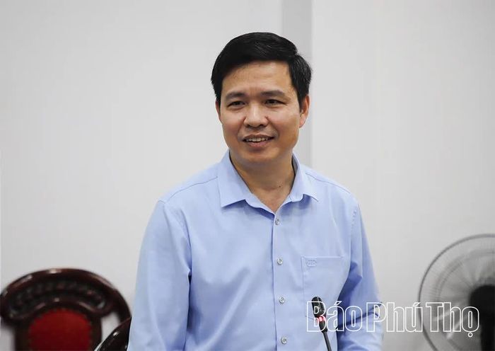 Bí thư Đảng ủy, Chủ tịch HĐND phường Hòa Bình Nguyễn Đức Dũng phát biểu tại buổi làm việc.