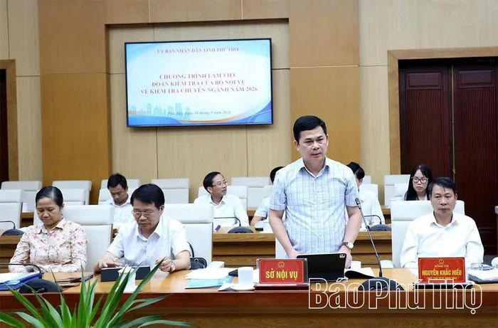 Giám đốc Sở Nội vụ Trần Việt Cường phát biểu tại hội nghị.
