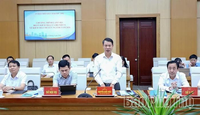 Đồng chí Phó Chủ tịch UBND tỉnh Nguyễn Khắc Hiếu trao đổi, nhấn mạnh một số nội dung quan trọng.