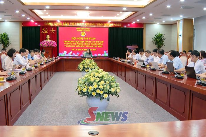 Hội nghị tập huấn triển khai một số văn bản mới về công tác phòng, chống tham nhũng và kê khai, kiểm soát tài sản, thu nhập.