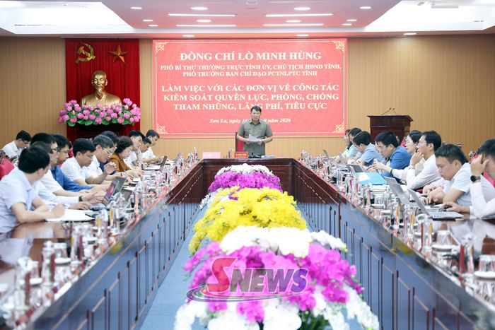 Đồng chí Lò Minh Hùng làm việc với các đơn vị về tăng cường kiểm soát quyền lực, phòng, chống tham nhũng.