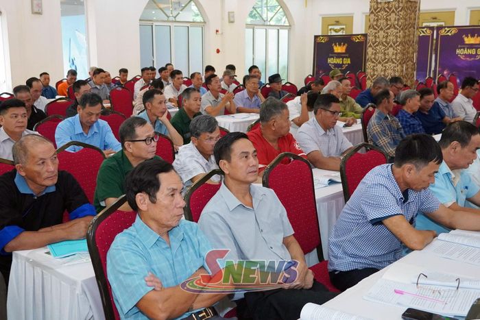 Các đại biểu tham dự hội nghị.