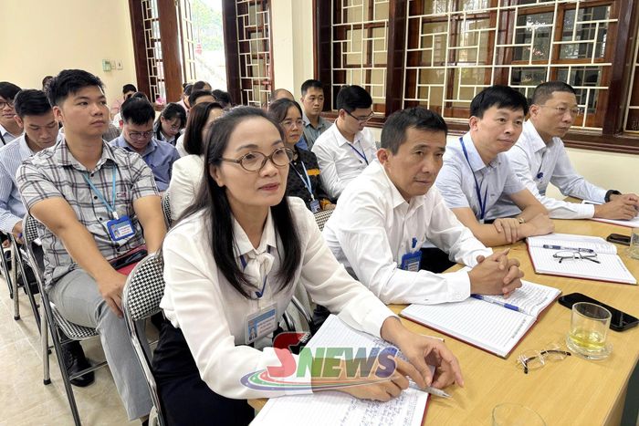 Các đại biểu dự hội nghị.