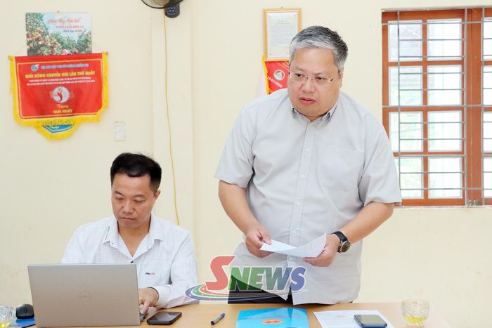 Lãnh đạo phường Chiềng Cơi phát biểu tại cuộc làm việc.
