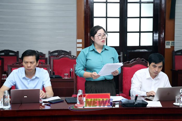 Đồng chí Bí thư Đảng ủy xã Mường Chanh phát biểu tại cuộc làm việc.