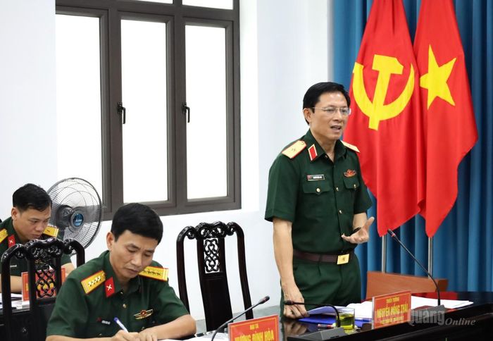 Thiếu tướng Nguyễn Hồng Thái, Phó Chính ủy Quân khu 2 phát biểu chỉ đạo tại hội nghị.