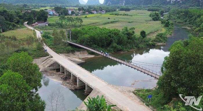Nhiều công trình giao thông nông thôn, miền núi được tỉnh quan tâm đầu tư xây dựng và sửa chữa.