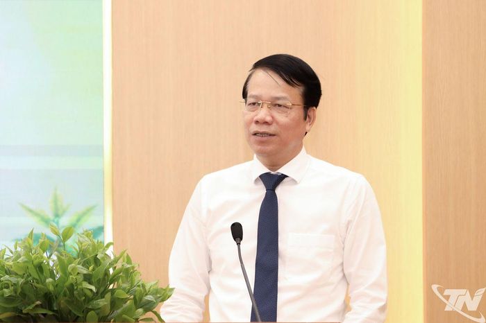 Đồng chí Phó Chủ tịch UBND tỉnh Thái Nguyên Dương Văn Lượng phát biểu tại Hội nghị.
