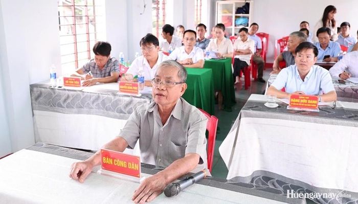 Người dân Kế Môn đề đạt nguyện vọng về các vấn đề dân sinh tại địa phương.