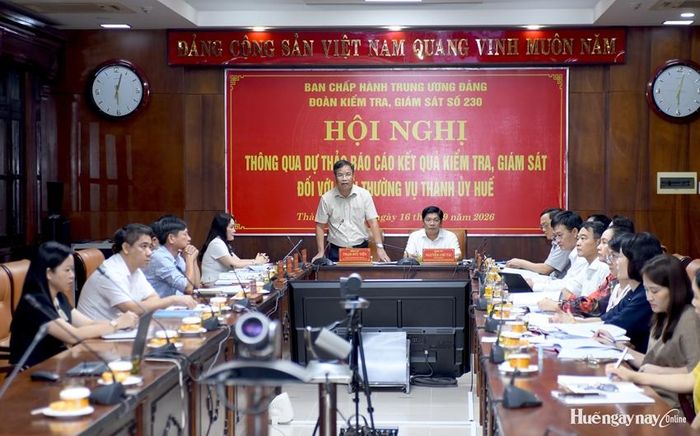 Đồng chí Phạm Đức Tiến, Phó Bí thư Thường trực Thành ủy, Chủ tịch HĐND thành phố phát biểu tại hội nghị.