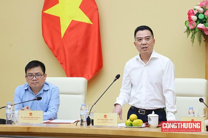 Thứ trưởng Đăng Ngọc Điệp cho biết, việc chuyển giao chức năng, nhiệm vụ quản lý nhà nước về địa chất và khoáng sản từ Bộ Nông nghiệp và Môi trường sang Bộ Công Thương nhằm bảo đảm nguyên tắc một việc do một cơ quan đảm nhiệm xuyên suốt