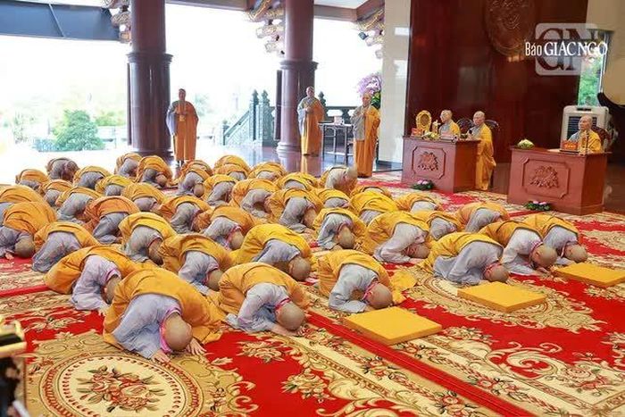 Thành kính đảnh lễ chư vị giới sư