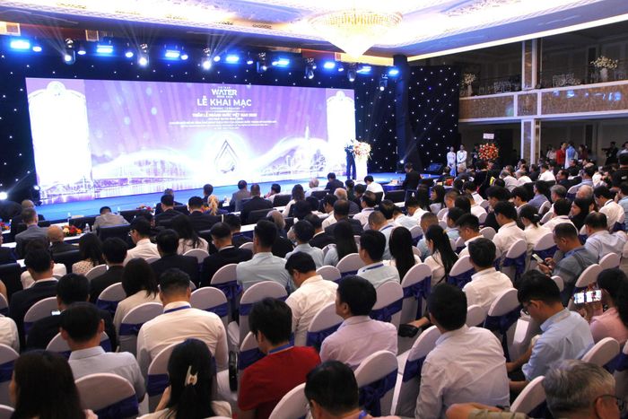 Lễ khai mạc Tuần lễ ngành Nước Việt Nam 2026 thu hút sự tham gia của hàng trăm đại biểu, khách mời.