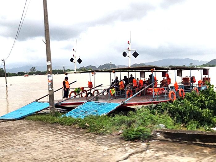 Các địa phương phải bố trí lực lượng canh gác, kiểm soát, hướng dẫn người và phương tiện.