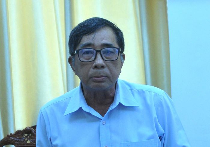 TS Dương Văn Ni (ảnh trái) cùng PGS.TS Lê Anh Tuấn đưa ra nhiều ý kiến thiết thực sự phát triển của thành phố. 