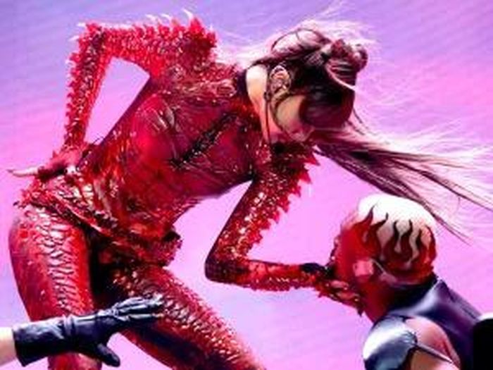 Lisa biểu diễn tại Coachella vào ngày 18/4/2025, tại Indio, California. (Ảnh: Getty).