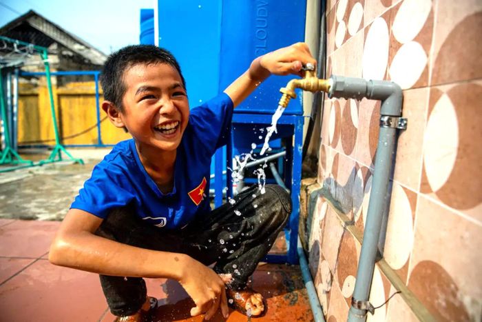 Ông Ziad Nabulsi đề xuất, đặt khả năng chống chịu khí hậu, tính dễ bị tổn thương của trẻ em và cộng đồng dễ bị tổn thương vào trung tâm của khung pháp lý ngành Nước tại Việt Nam (Ảnh: UNICEF).