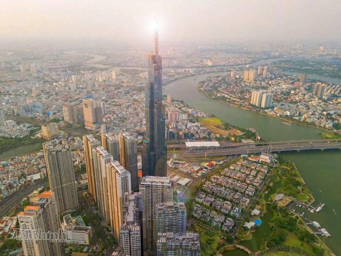 TP. Hồ Chí Minh phát triển mạnh hạ tầng, nâng cao năng lực kết nối và tạo nền tảng cho tăng trưởng dài hạn. Ảnh: Lê Toàn