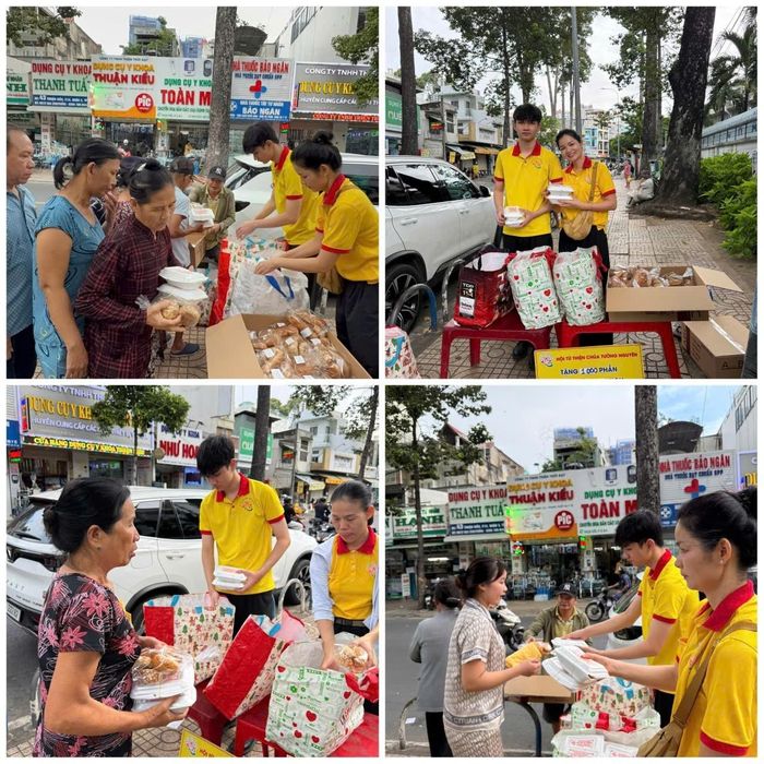 Những phần cơm, bánh mì được trao đến bệnh nhân và người nhà bệnh nhân, gửi theo sự sẻ chia trong những ngày điều trị khó khăn. Ảnh: Tường Quang