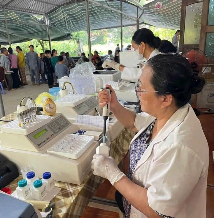 Chương trình khám bệnh, tầm soát và phát thuốc với sự đồng hành của đội ngũ y, bác sĩ và các tình nguyện viên. Ảnh: Đức Linh