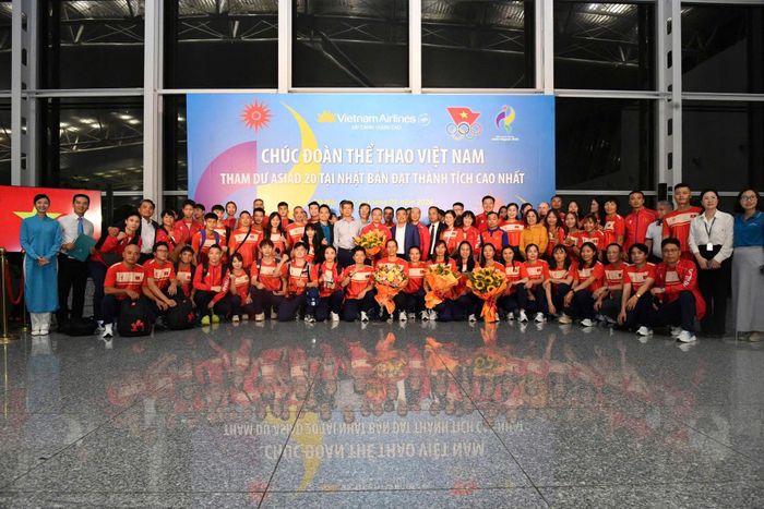 Đêm 15/8 và ngày 16/9, thành viên các đội tuyển Karate, Rowing, Wushu, Canoeing lần lượt lên đường tham dự ASIAD 2026. Đây là những môn trọng điểm của Thể thao Việt Nam. Ảnh: Thái Dương