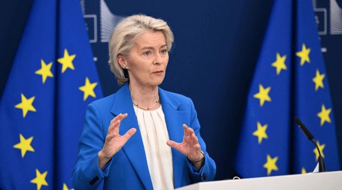 Bà Ursula von der Leyen sẽ công bố đề xuất của EU về việc cấm trẻ em dưới 15 tuổi sử dụng mạng xã hội, các nền tảng chia sẻ video, chatbot AI và trò chơi trực tuyến vào ngày 17/5. Ảnh: Getty Images
