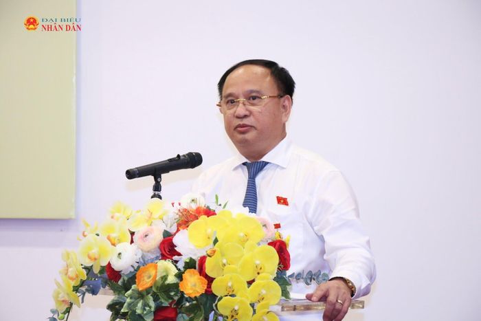 Phó Bí thư Đảng ủy Ủy ban, Bí thư Chi bộ Quốc phòng, Trung tướng Trần Đức Thuận phát biểu. Ảnh: Đắc Trường