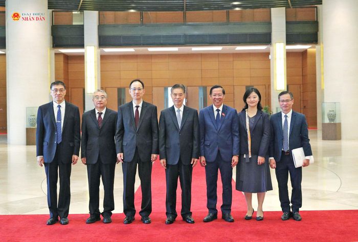 Các đại biểu chụp lưu niệm