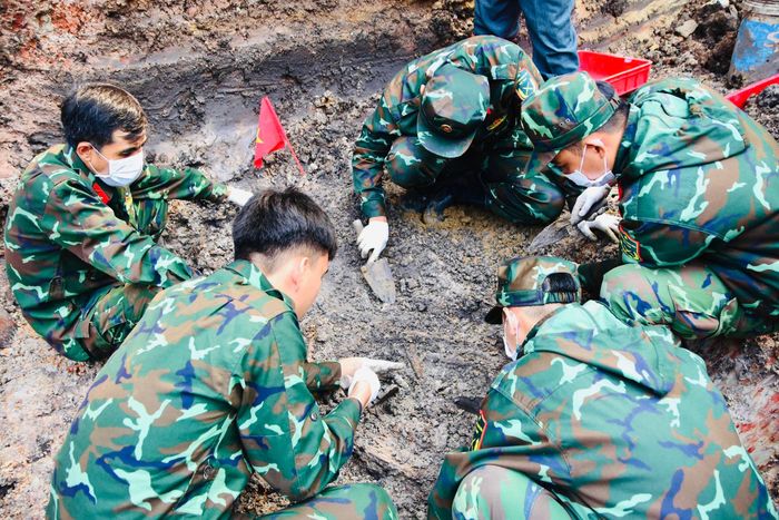Trong ngày, lực lượng làm nhiệm vụ đã phát hiện, quy tập được 14 bộ hài cốt liệt sĩ